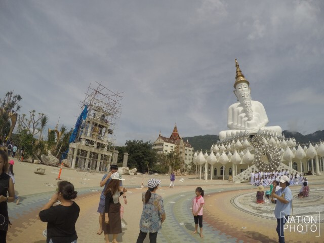 สัมผัสบรรยากาศสายหมอก วัดพระธาตุผาซ่อนแก้ว