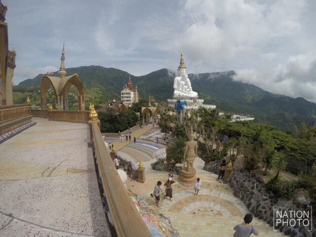 สัมผัสบรรยากาศสายหมอก วัดพระธาตุผาซ่อนแก้ว