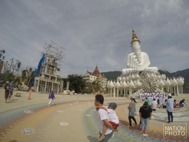 สัมผัสบรรยากาศสายหมอก วัดพระธาตุผาซ่อนแก้ว