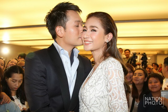 "เนย-อาร์ม" แถลงข่าว 
ฉลองมงคลสมรสสุดชื่นมื่น