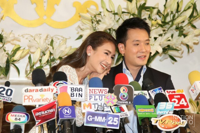 "เนย-อาร์ม" แถลงข่าว 
ฉลองมงคลสมรสสุดชื่นมื่น