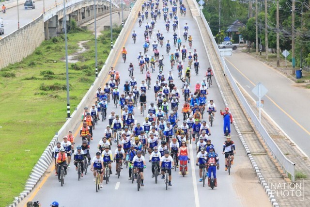 นักปั่นร่วมกว่า 1,300 คน "ปั่นทะลุกำแพง ชมแหล่งมรดกโลก"