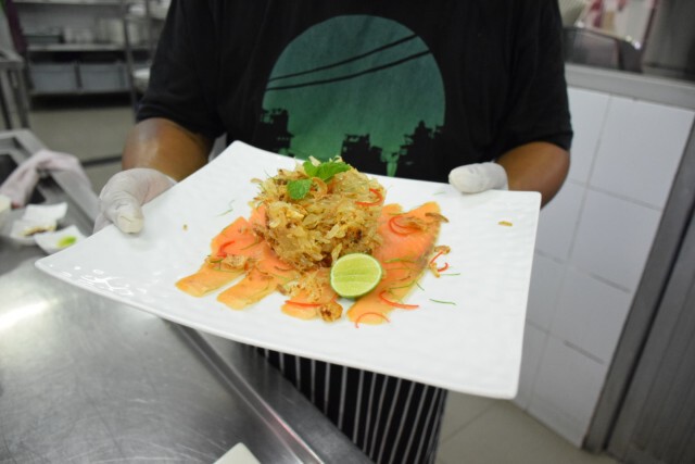 Cooking is fun : ยำส้มโอสโมกแซลม่อน เมนูอร่อยจากปารดี @ เกาะเสม็ด