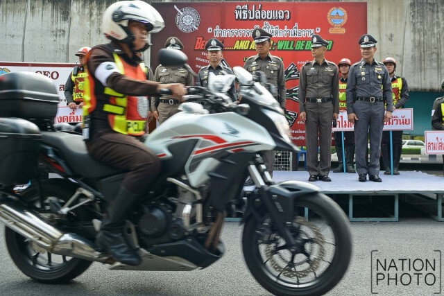 ปล่อยชุดปฏิบัติการ  "ทำวันนี้ให้ดีกว่าเมื่อวาน"
รณรงค์แก้จราจรติดหนึบ