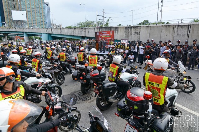 ปล่อยชุดปฏิบัติการ  "ทำวันนี้ให้ดีกว่าเมื่อวาน"
รณรงค์แก้จราจรติดหนึบ