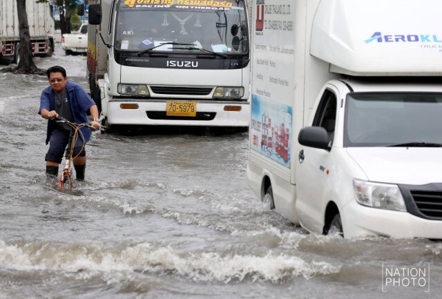 นิคมฯเวลโกรว์..อ่วม! เจอฝนถล่มหนัก