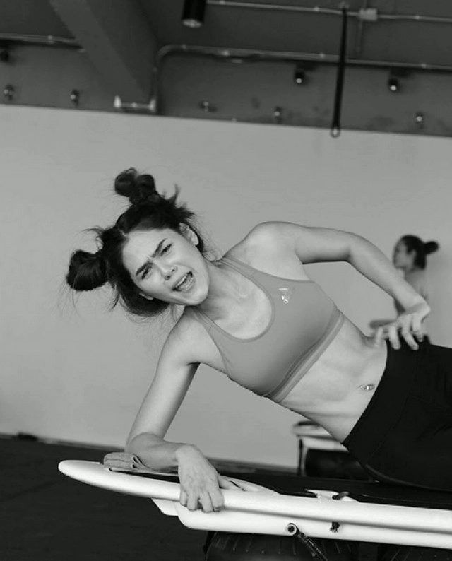 "ชมพู่"ไม่สนดราม่าชุดออกกำลังกาย เมินโดนเปรียบเทียบ "ใหม่"