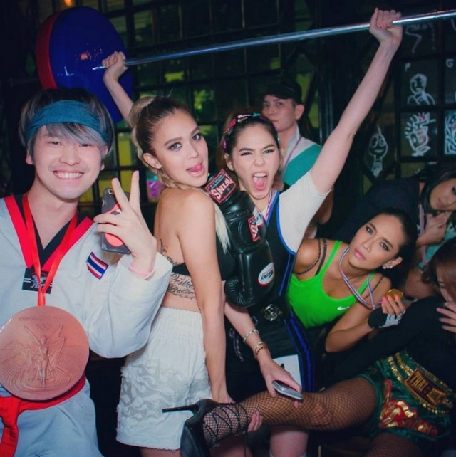 "ชมพู่"ไม่สนดราม่าชุดออกกำลังกาย เมินโดนเปรียบเทียบ "ใหม่"