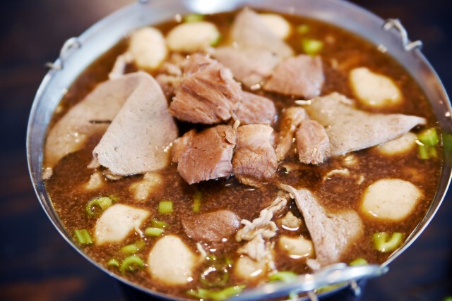 อร่อยปักหมุด : วารุณ ร้านวารุณก๋วยเตี๋ยวในตำนาน พุทธมณฑลสาย 2 กับ สาย 3 บริเวณปากซอย ศาลาธรรมสพน์ 17