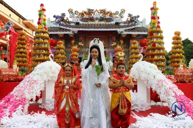 ตรุษจีนปากน้ำโพ จัด
เสี่ยงทายองค์สมมุติ"เจ้าแม่กวนอิม"
"101 ปี ศตวรรษใหม่แห่งพลังศรัทธา"