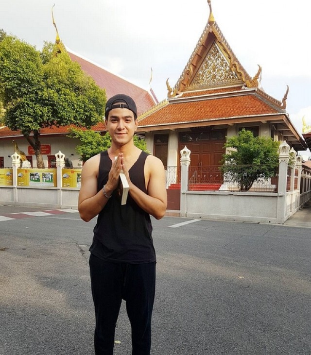 "พชร์-โต้ส" ถือฤกษ์ดีบวชแก้