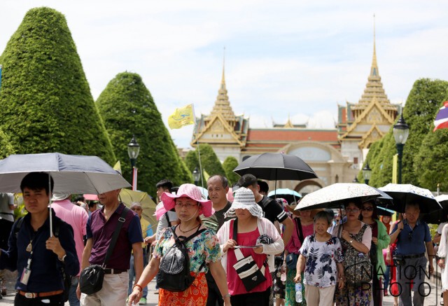 ทัวร์จีนยังแน่นวัดพระแก้ว