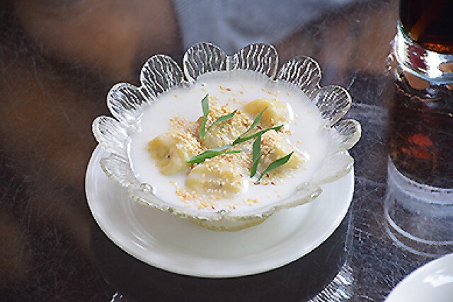 อร่อยปักหมุด: ร้านบ้านพลอยเสม็ด อ่าวกลาง เกาะเสม็ด จังหวัดระยอง