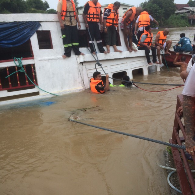 รพ.ยืนยันตายแล้ว 14 เจ็บ 46 เหตุเรือล่มอยุธยา