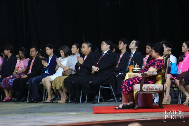 พระองค์เจ้าโสมสวลีฯ
 ทรงร่วมพิธีบวงสรวง 
เปิดละครเวที
"ม่านประเพณี ประกาศิตอาญาสวรรค์"