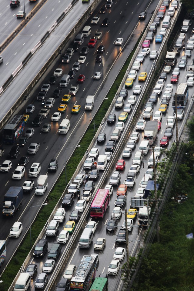 "ฝนตก-รถติด"
บางนา -ตราด ก.ม.4.5