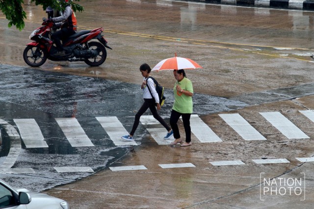 ฝนตกทั่วกรุง....