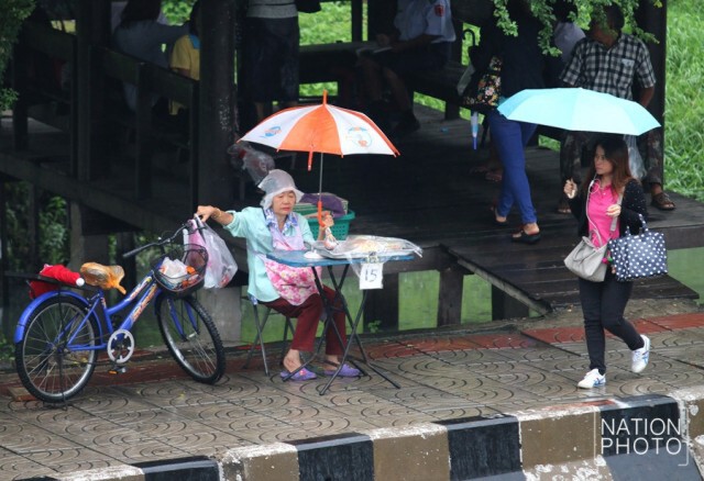 ฝนตกทั่วกรุง....