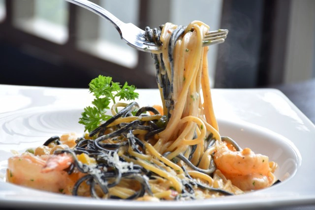 อร่อยปักหมุด : The Chocolate Factory ถนนธนะรัตน์ ทางเข้าเขาใหญ่ ปากช่อง นครราชสีมา