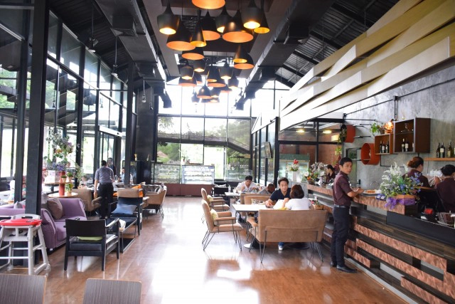 อร่อยปักหมุด : The Chocolate Factory ถนนธนะรัตน์ ทางเข้าเขาใหญ่ ปากช่อง นครราชสีมา