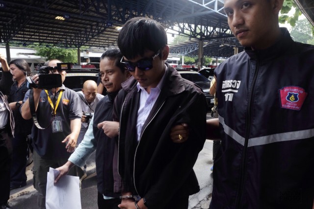 รวบกระเทยแสบ ปลอมไอจี"แตงโม"
หลอกขายแบรนด์เนม