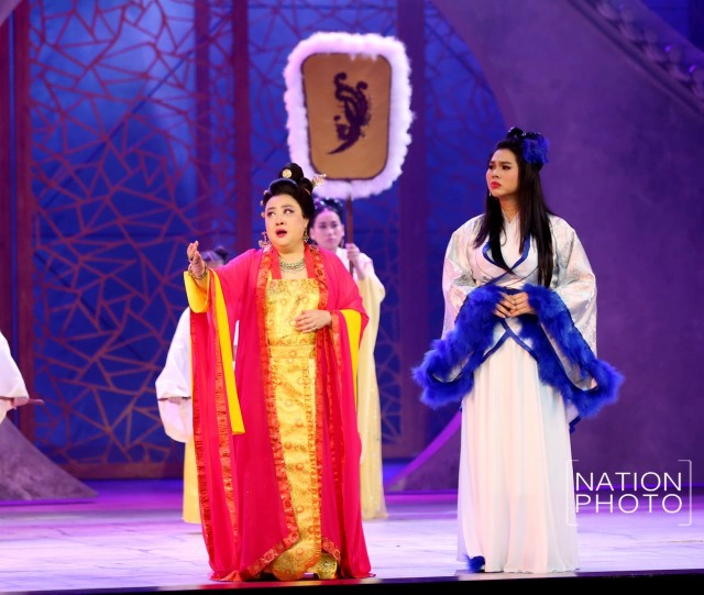 พระองค์โสมฯ ทรงร่วมซ้อมใหญ่ ละครเวที "ม่านประเพณี ประกาศิตอาญาสวรรค์"