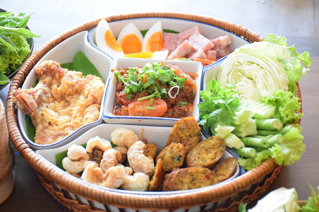 อร่อยปักหมุด : บุฟเฟ่ต์ @ home ขนมจีนบุฟเฟ่ต์และอาหารเหนือ จากเชียงใหม่สู่ทองหล่อซอย 1 อร่อยปักหมุด : บุฟเฟ่ต์ @ home ขนมจีนบุฟเฟ่ต์และอาหารเหนือ จากเชียงใหม่สู่ทองหล่อซอย 1