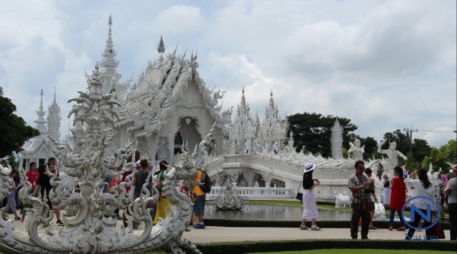 "วัดร่องขุ่น" เริ่มเก็บค่าชมวัด
เฉพาะชาวต่างชาติ 1 ต.ค.59