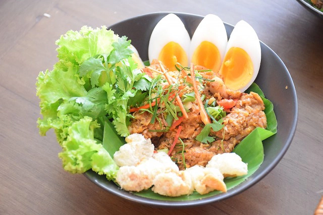 อร่อยปักหมุด : บุฟเฟ่ต์ @ home ขนมจีนบุฟเฟ่ต์และอาหารเหนือ จากเชียงใหม่สู่ทองหล่อซอย 1