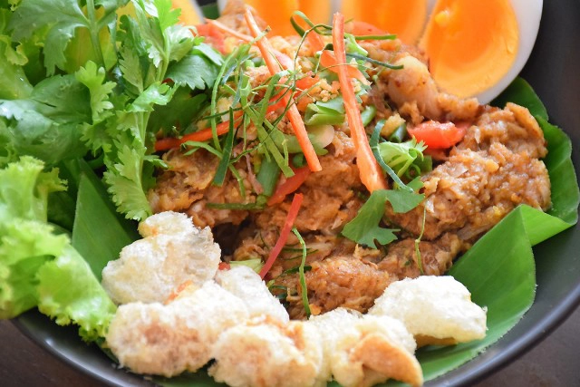 อร่อยปักหมุด : บุฟเฟ่ต์ @ home ขนมจีนบุฟเฟ่ต์และอาหารเหนือ จากเชียงใหม่สู่ทองหล่อซอย 1