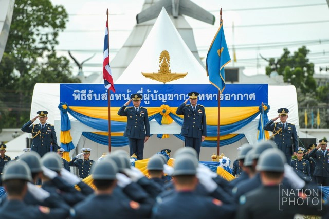 ผบ.ทอ.คนใหม่ รับมอบหน้าที่ 
พร้อมหนุนงาน รบ.-คสช.