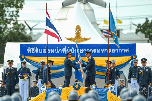 ผบ.ทอ.คนใหม่ รับมอบหน้าที่ 
พร้อมหนุนงาน รบ.-คสช.