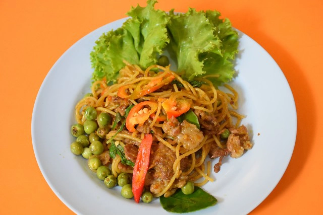 อร่อยปักหมุด : ตะหลิวบิน ร้านอาหารมุสลิม ฮาลาล ชื่อขี้เล่น ซอยสุเหร่าบางมะเขือ ปรีดีซอย 2