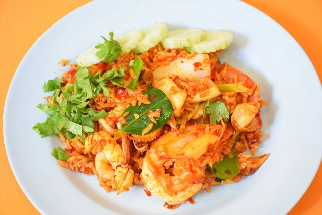 อร่อยปักหมุด : ตะหลิวบิน ร้านอาหารมุสลิม ฮาลาล ชื่อขี้เล่น ซอยสุเหร่าบางมะเขือ ปรีดีซอย 2