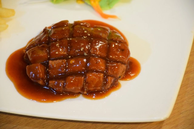 อร่อยปักหมุด : Loving Hut ร้านอาหารเจ ปากทางเข้าซอยวัชรพล รามอินทรา 49-51