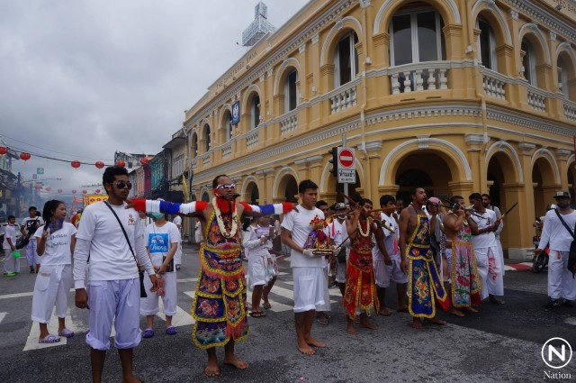 ม้าทรงโชว์รอบเมือง เทศกาลกินเจภูเก็ต