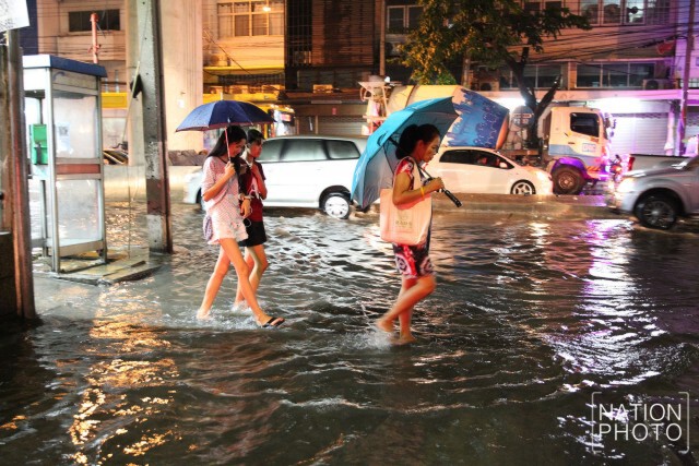 น้ำท่วมขัง ถนนประชาราษฏร์สาย2
กทม.เร่งระบาย