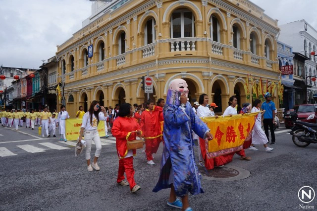 ม้าทรงโชว์รอบเมือง เทศกาลกินเจภูเก็ต