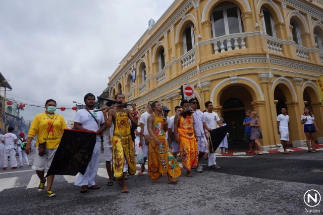 ม้าทรงโชว์รอบเมือง เทศกาลกินเจภูเก็ต