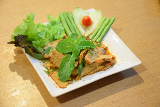 อร่อยปักหมุด : Loving Hut ร้านอาหารเจ ปากทางเข้าซอยวัชรพล รามอินทรา 49-51