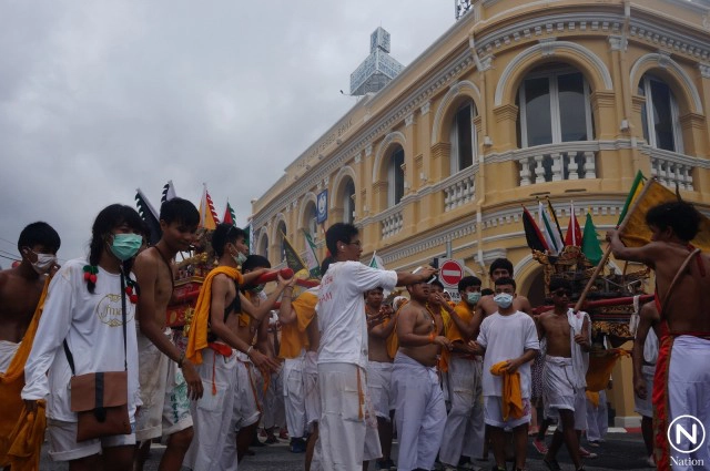 ม้าทรงโชว์รอบเมือง เทศกาลกินเจภูเก็ต