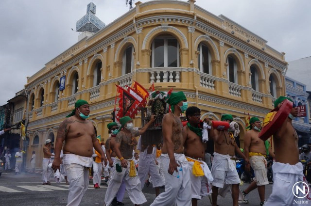 ม้าทรงโชว์รอบเมือง เทศกาลกินเจภูเก็ต