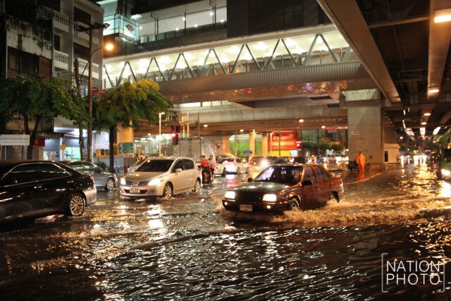 น้ำท่วมขัง ถนนประชาราษฏร์สาย2
กทม.เร่งระบาย