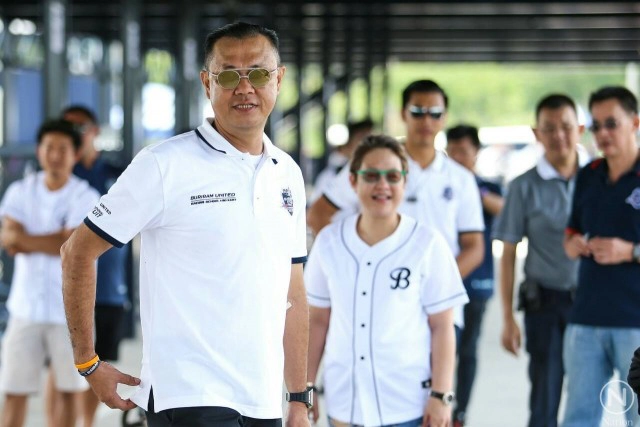 กลุ่มเพื่อน"เนวิน"
อวยพรวันเกิดครบ 58 ปี