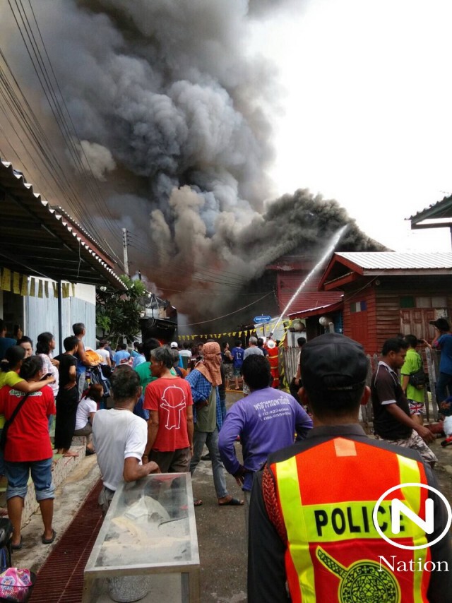 ไฟไหม้ตลาดเก่าบางหลวง รศ. 122 วอดกว่า 30 คูหา!