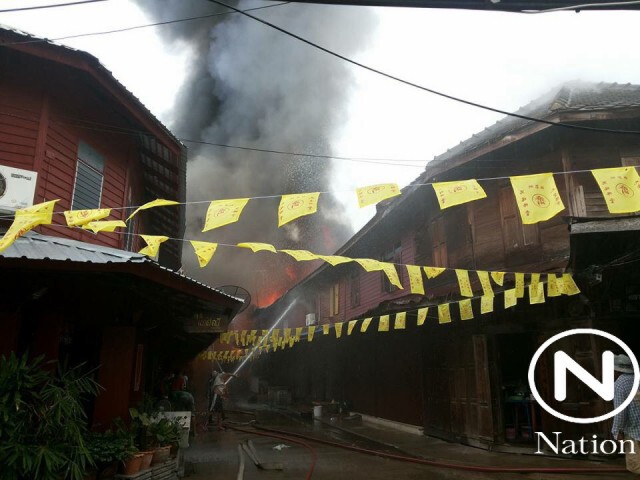 ไฟไหม้ตลาดเก่าบางหลวง รศ. 122 วอดกว่า 30 คูหา!