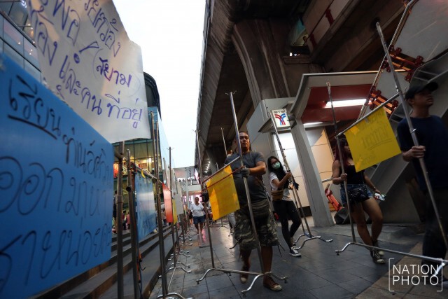 "กลุ่มผู้ค้าสยาม" รวมตัวเรียกร้อง กทม.
ขอผ่อนผันขายของบนทางเท้า