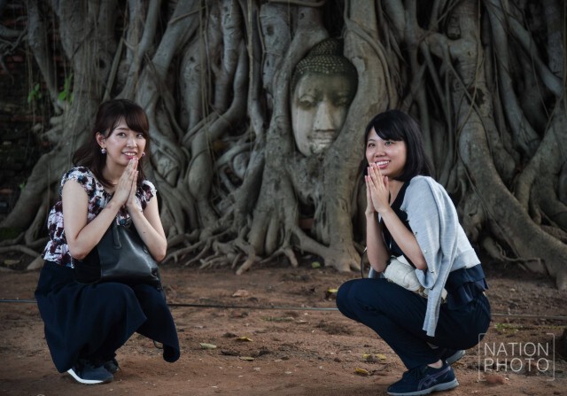 นทท.ยังคงมาเยี่ยมชมโบราณสถาน แม้อยุธยามีความเสี่ยงน้ำท่วม