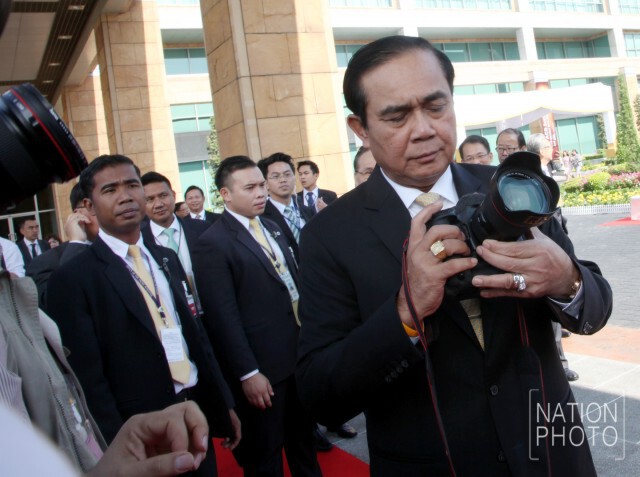 มาดช่างภาพลุงตู่