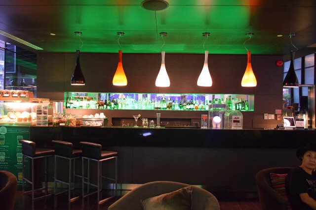 อร่อยปักหมุด : Dee Lounge เลานจ์บรรยากาศสบายๆ โนโวเทล เพลินจิต